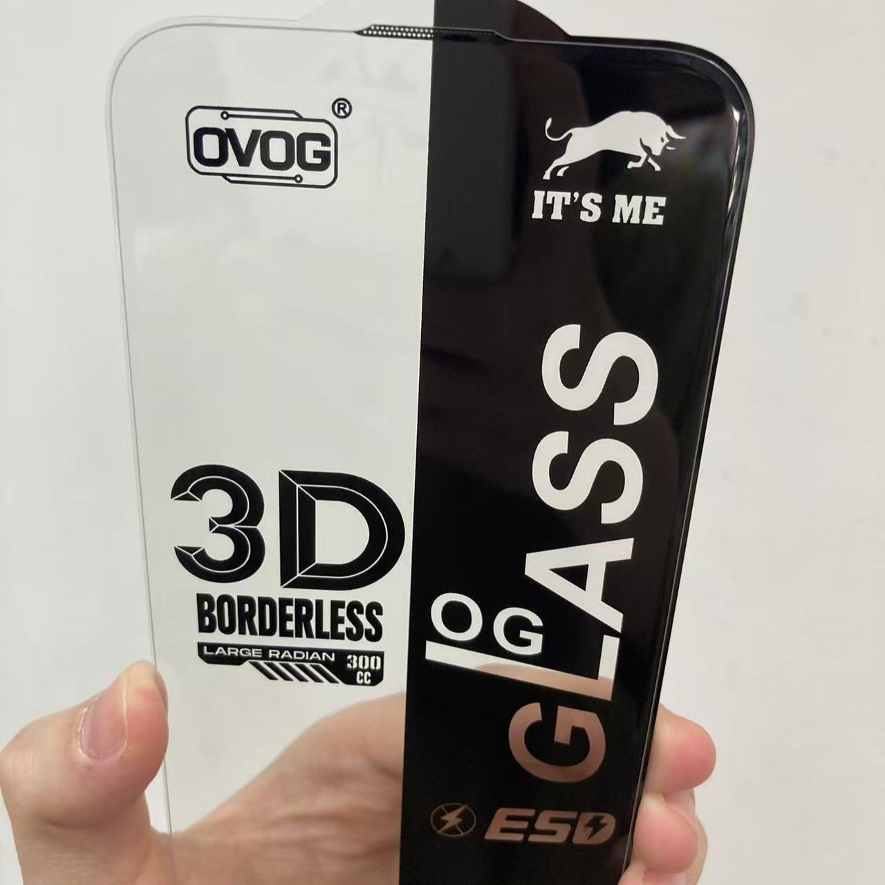 OVOG" branded Borderless 3D Glass screen protector is designed for the Iphone