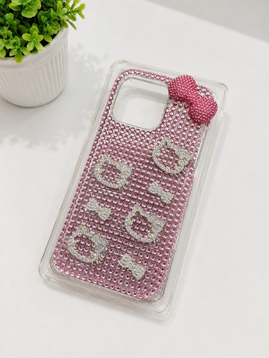 Hello Kitty Rhinestone Bow Case