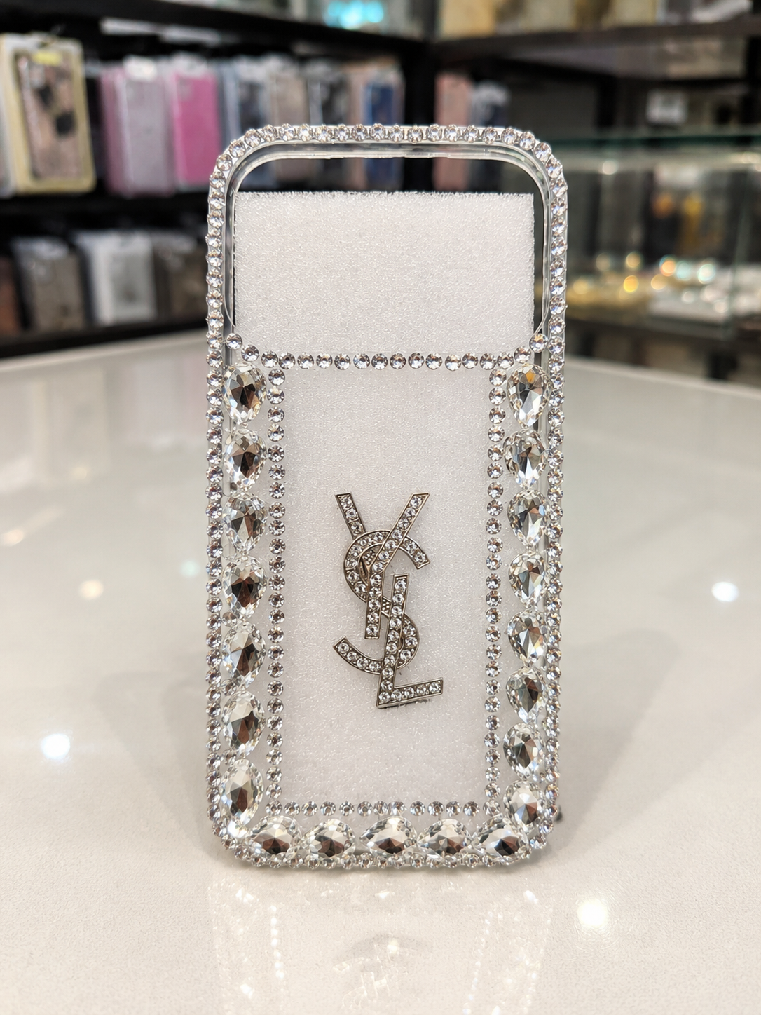 Luxury Crystal Leopard,Lv,Dior Phone Case – iPhone 17 Pro Max