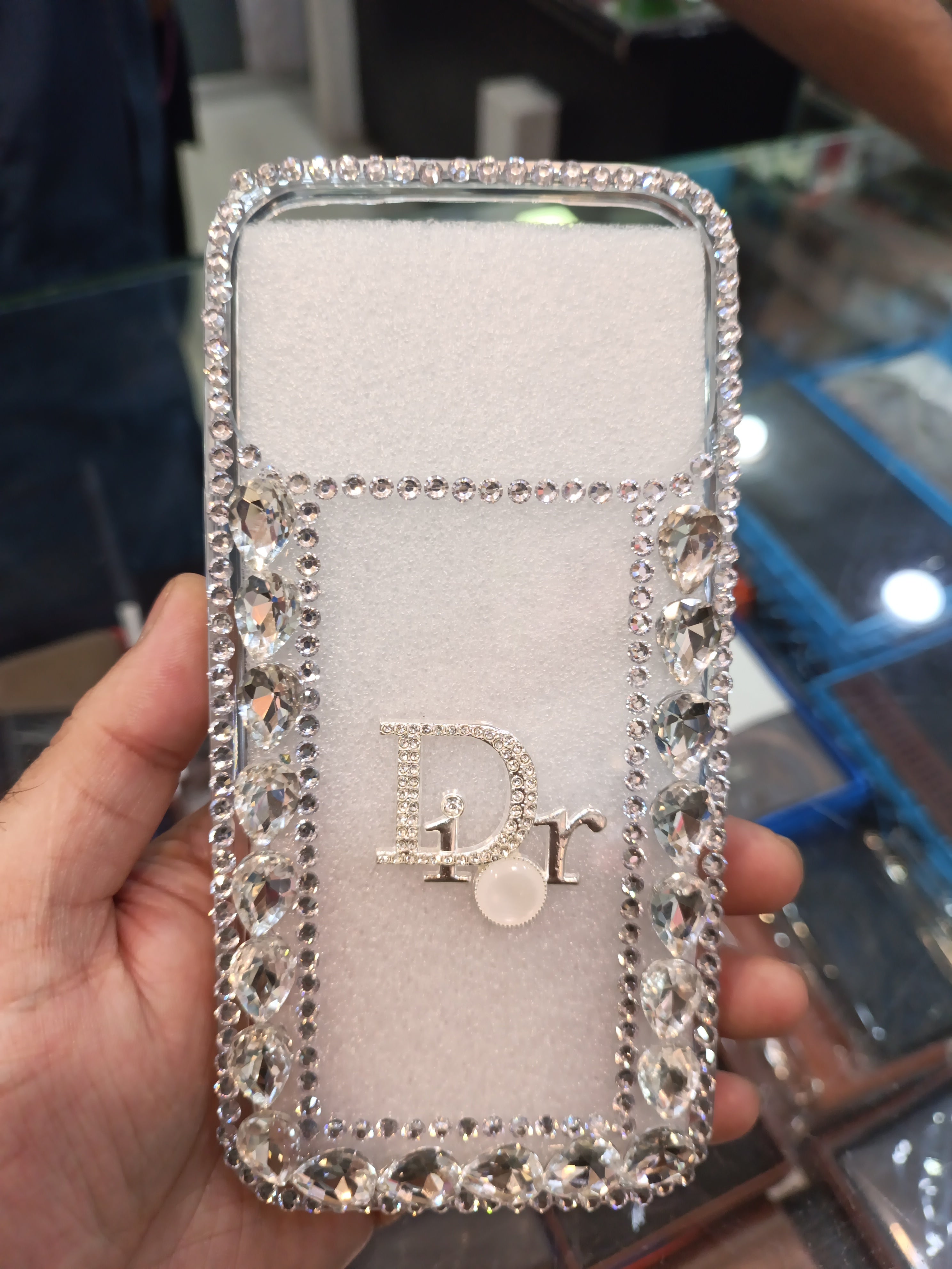 Luxury Crystal Leopard,Lv,Dior Phone Case – iPhone 17 Pro Max