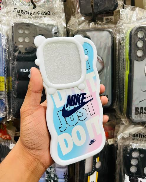Luxury Wavy Silicone Phone Case – Premium Gradient Design