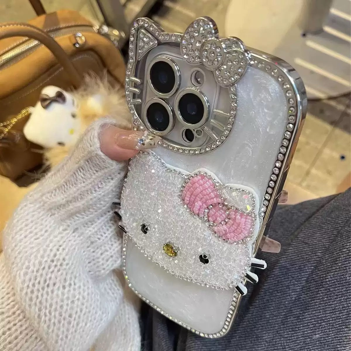 iPhone 17 Pro Max – Luxury Hello Kitty Crystal Case